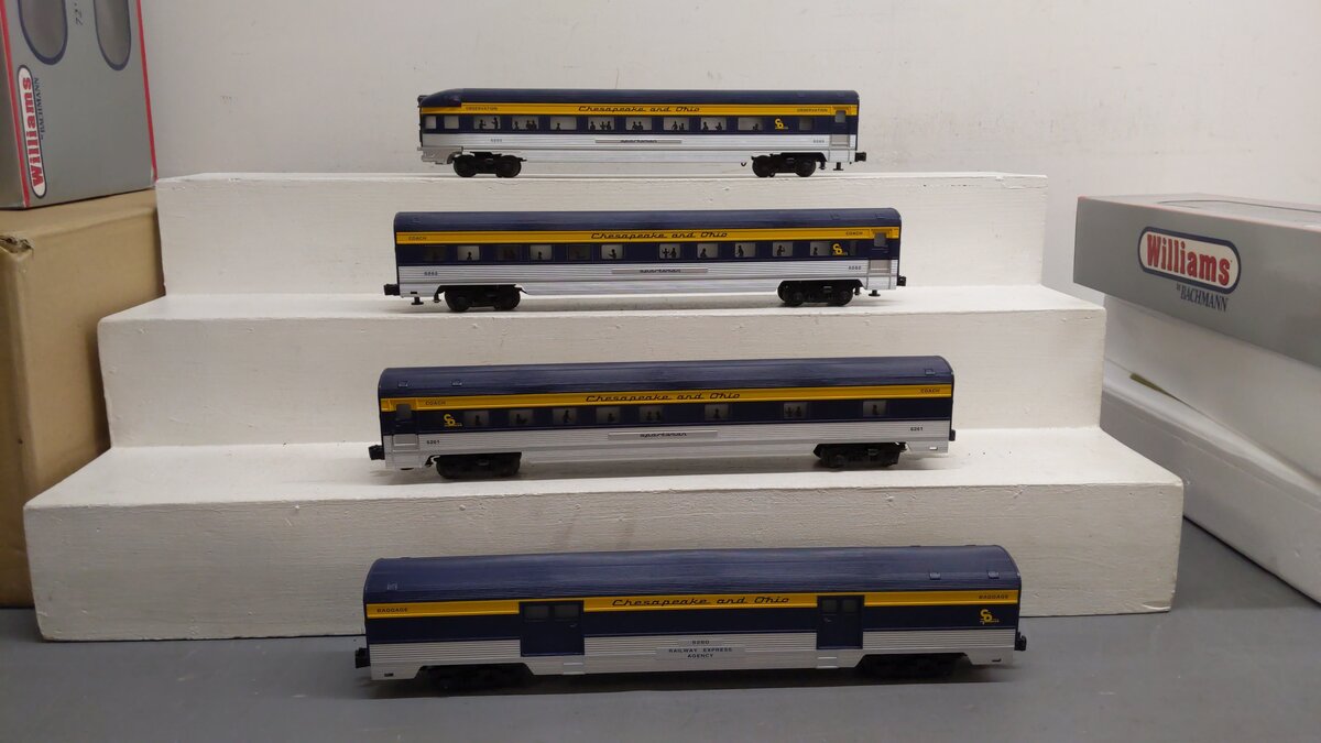 Williams 43155 O Gauge C&O 72 Ft. Streamline Passenger Cars (Set of 4) LN/Box