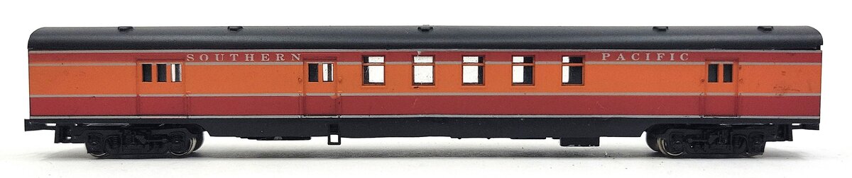 Con-Cor 0001-04031F N Scale Southern Pacific Daylight RPO Smooth Passenger Car EX/Box