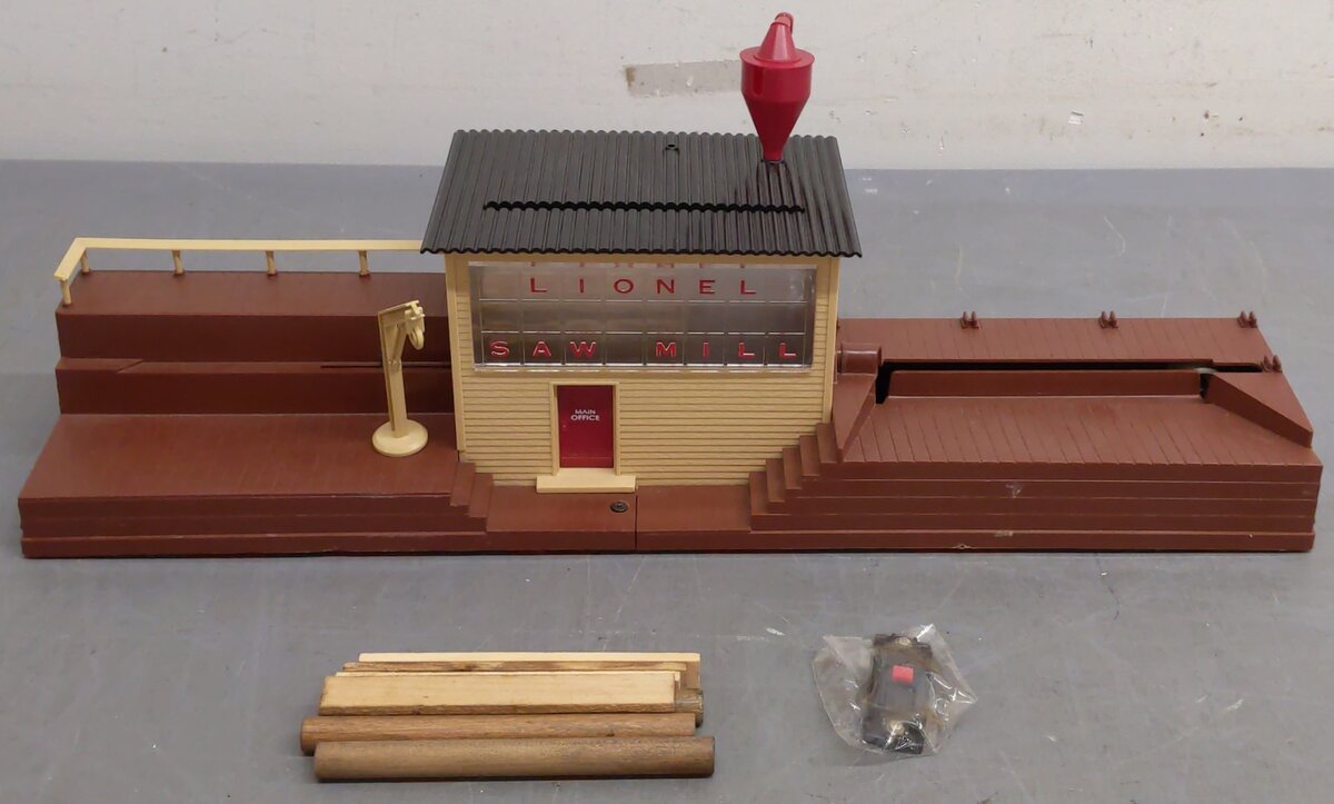 Lionel 6-12873 O Operating Sawmill with Brown Base VG