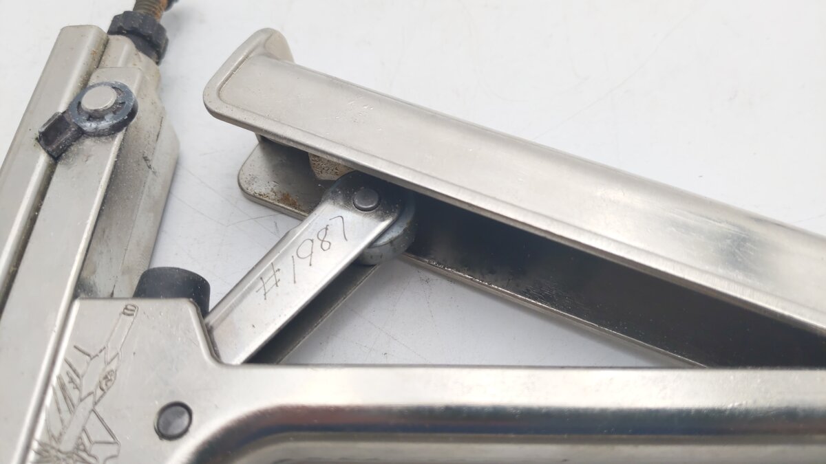 Kadee Twin Rail Spiker with Code 100 Spikes VG