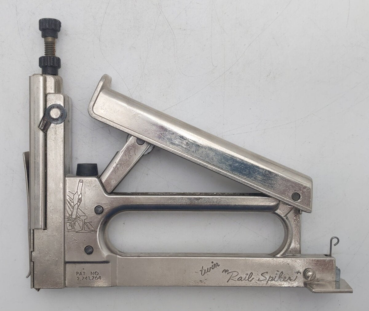 Kadee Twin Rail Spiker with Code 100 Spikes VG