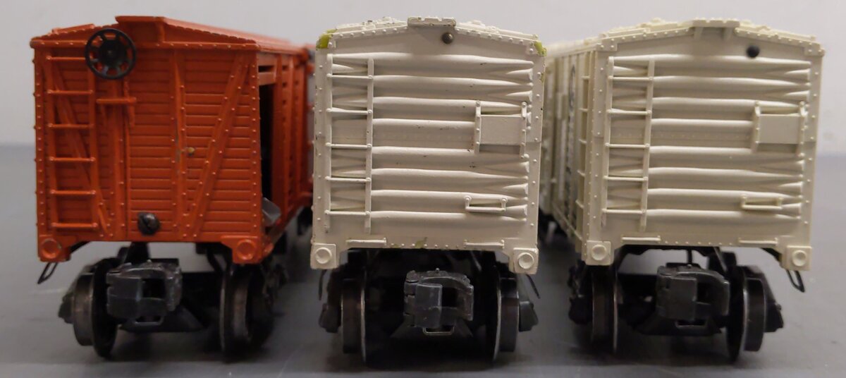 Lionel O Gauge Vintage Accessories; 3462P x 2, 3472, x 2, 3656, [5] VG/Box