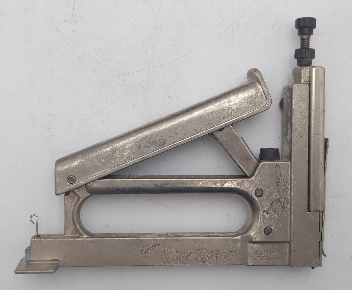 Kadee Twin Rail Spiker Tool w/ Code 70 & Code 100 Spikes VG