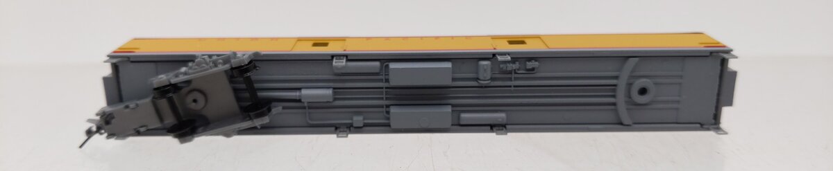 MicroTrains 55300010 Z Scale Union Pacific Smoothside Baggage Car VG/Box