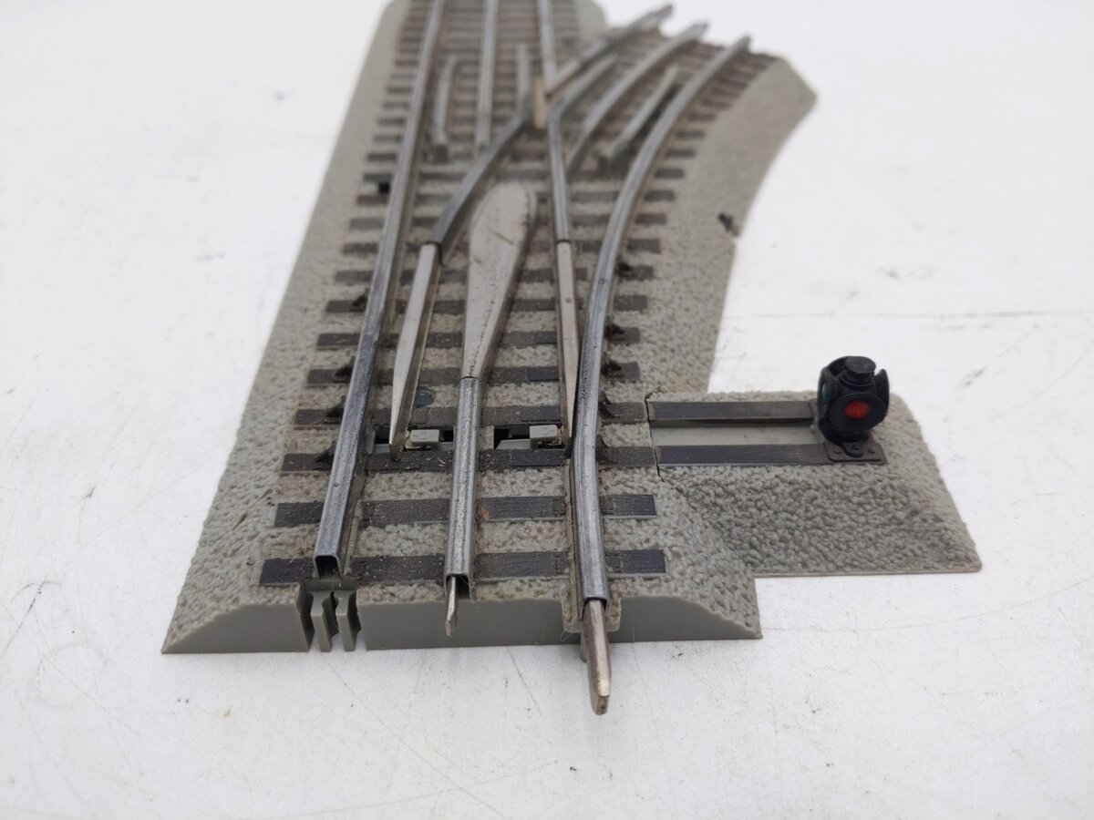 Lionel 6-81253 O-31 Remote Right Hand FasTrack Switch Turnout EX/Box