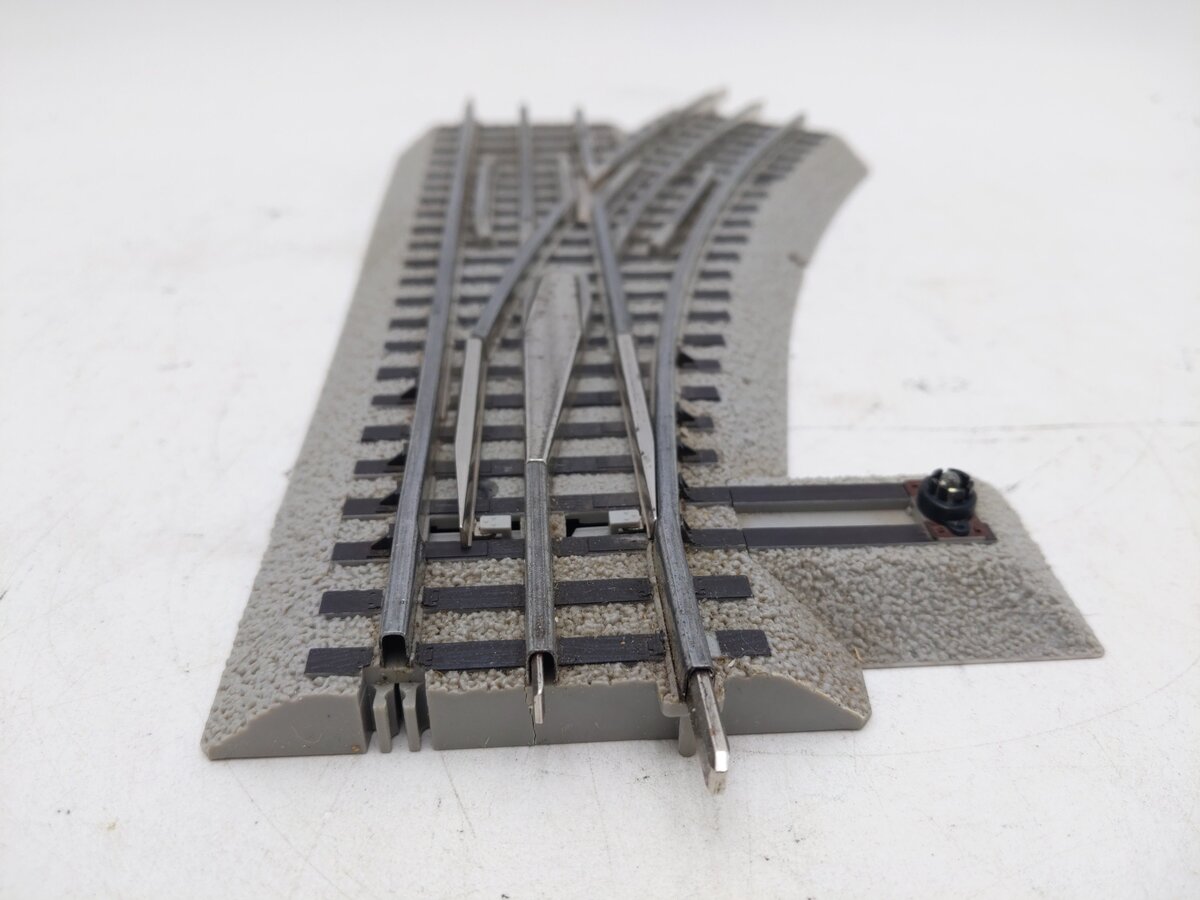 Lionel 6-12046 O Gauge O36 Right Hand Remote-Control FasTrack Switch/Turnout EX/Box