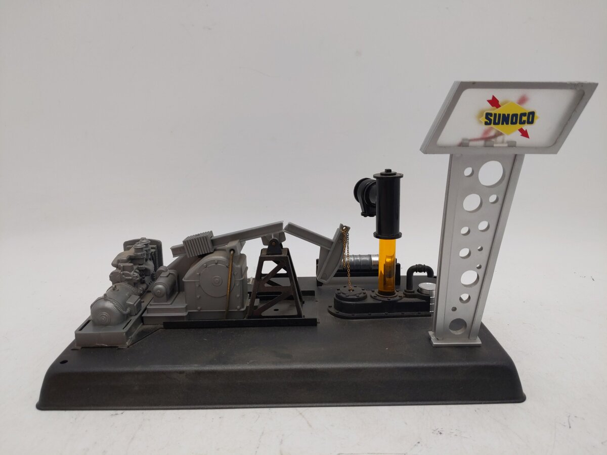 Lionel 6-12945 O Gauge Sunoco Animated Pumping Station #457 EX/Box