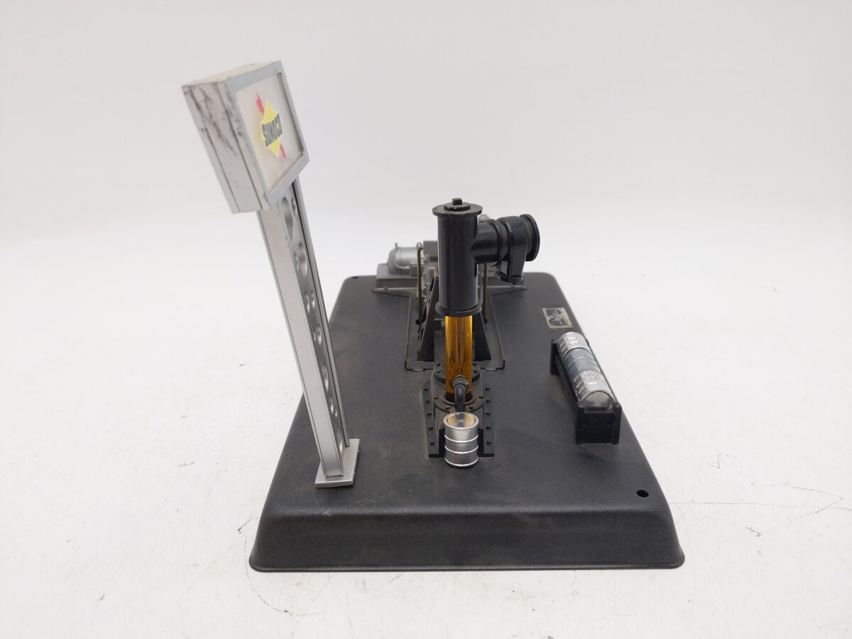 Lionel 6-12945 O Gauge Sunoco Animated Pumping Station #457 EX/Box