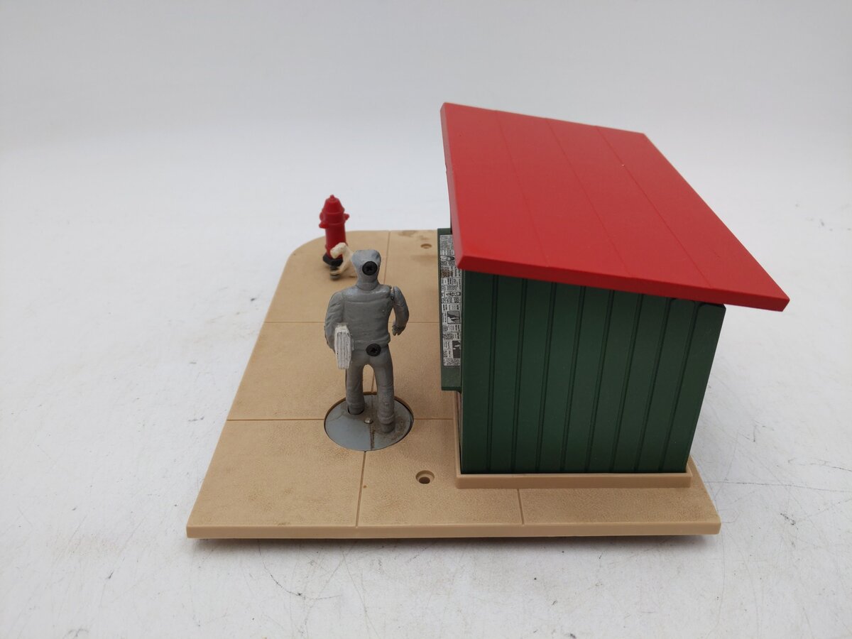 Lionel 6-2308 O Gauge Animated News Stand EX/Box
