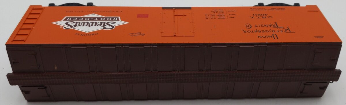 Williams WAL3264 O Gauge Stewart's Root Beer Refrigerator Car #46211 EX