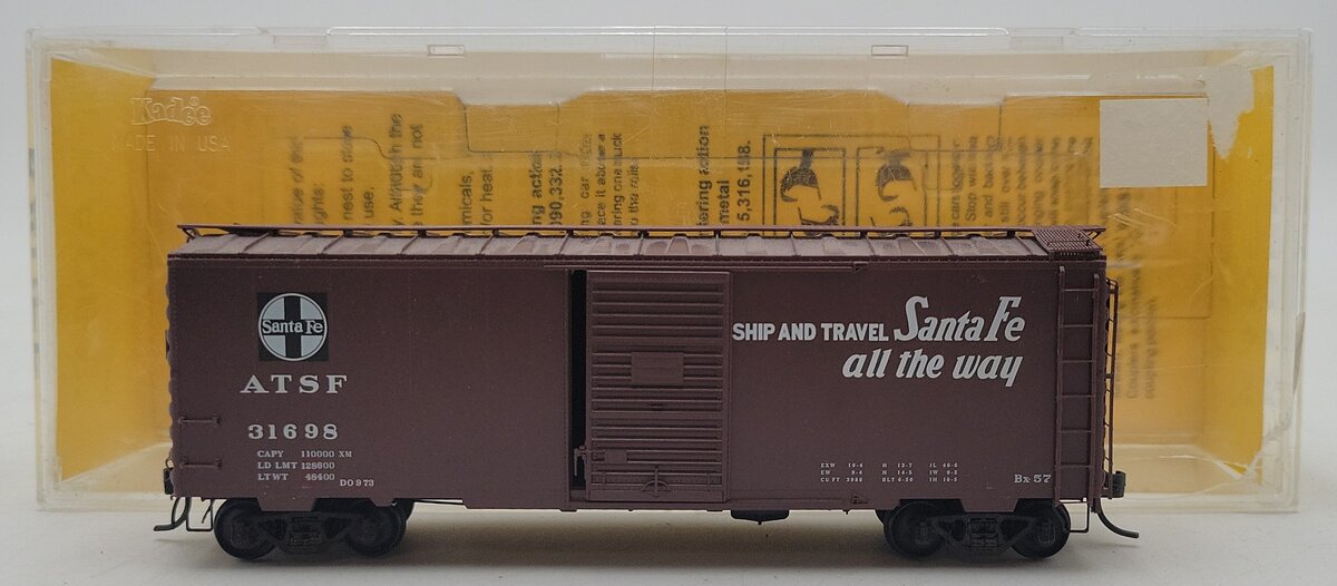 Kadee 4018 HO Atchison, Topeka & Santa Fe 40' PS-1 Boxcar #31698 LN/Box