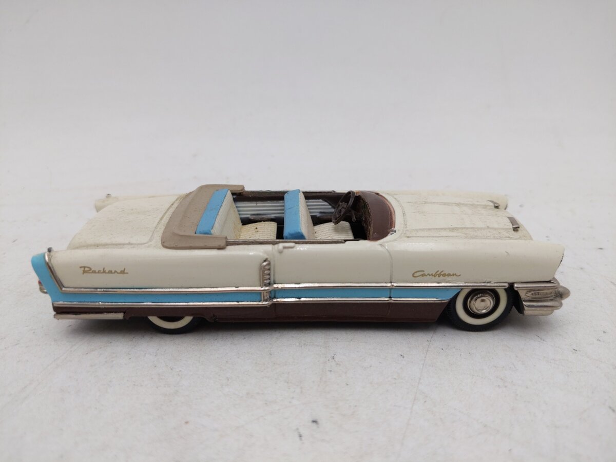 Collector's Classics 47976 1:43 1956 Packard Caribbean EX/Box