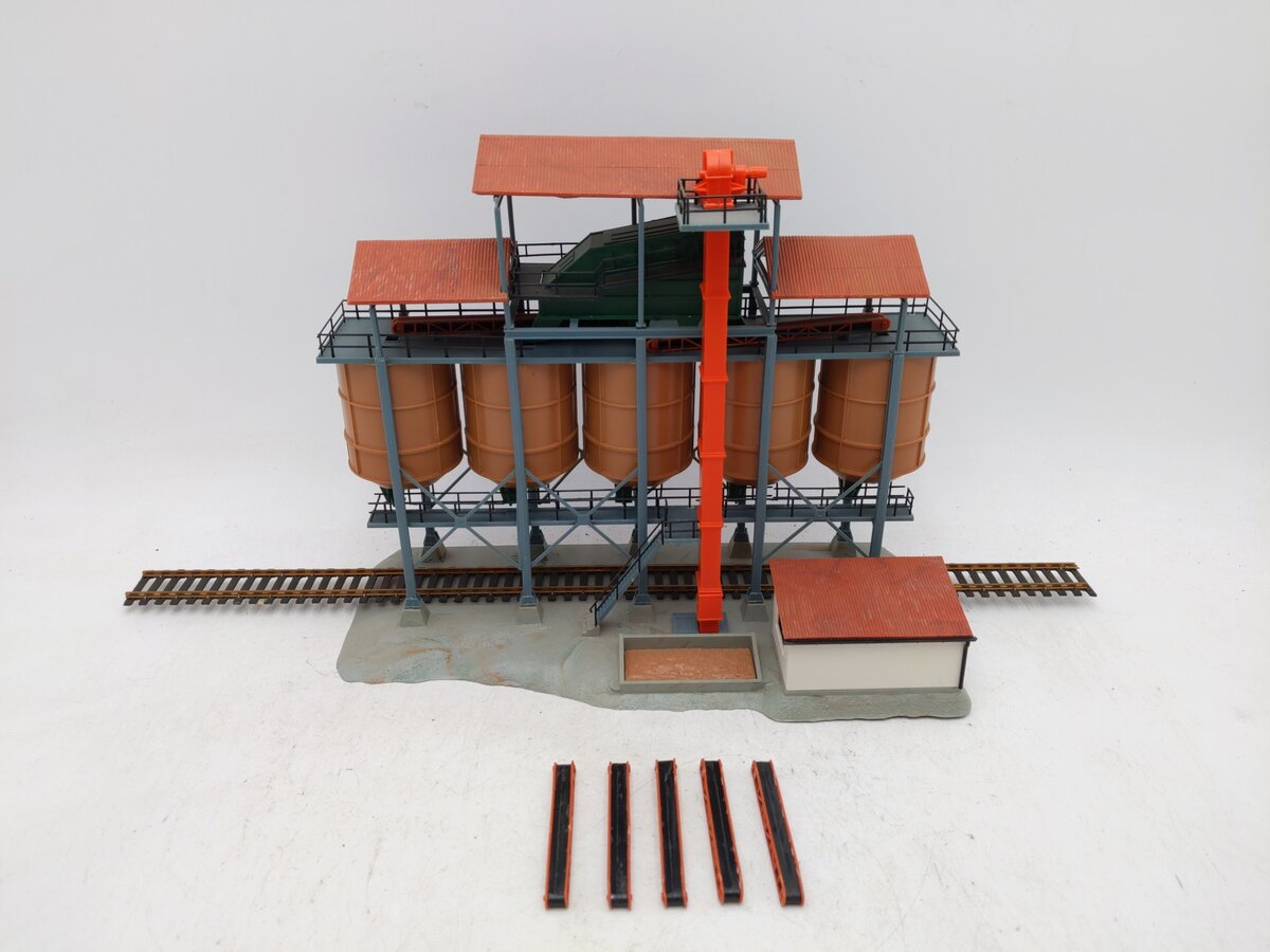Kibri F424 HO Gauge Silo Loading Dock EX