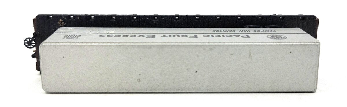 Atlas 3745 N Scale Southern Pacific Piggyback Flatcar w/Trailers EX