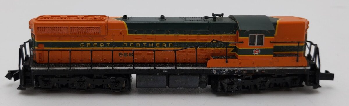 Life Like 7763 N Scale Great Northern SD7 Diesel Locomotive #566 VG
