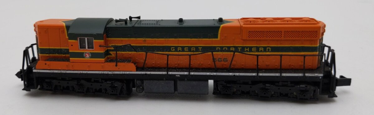 Life Like 7763 N Scale Great Northern SD7 Diesel Locomotive #566 VG