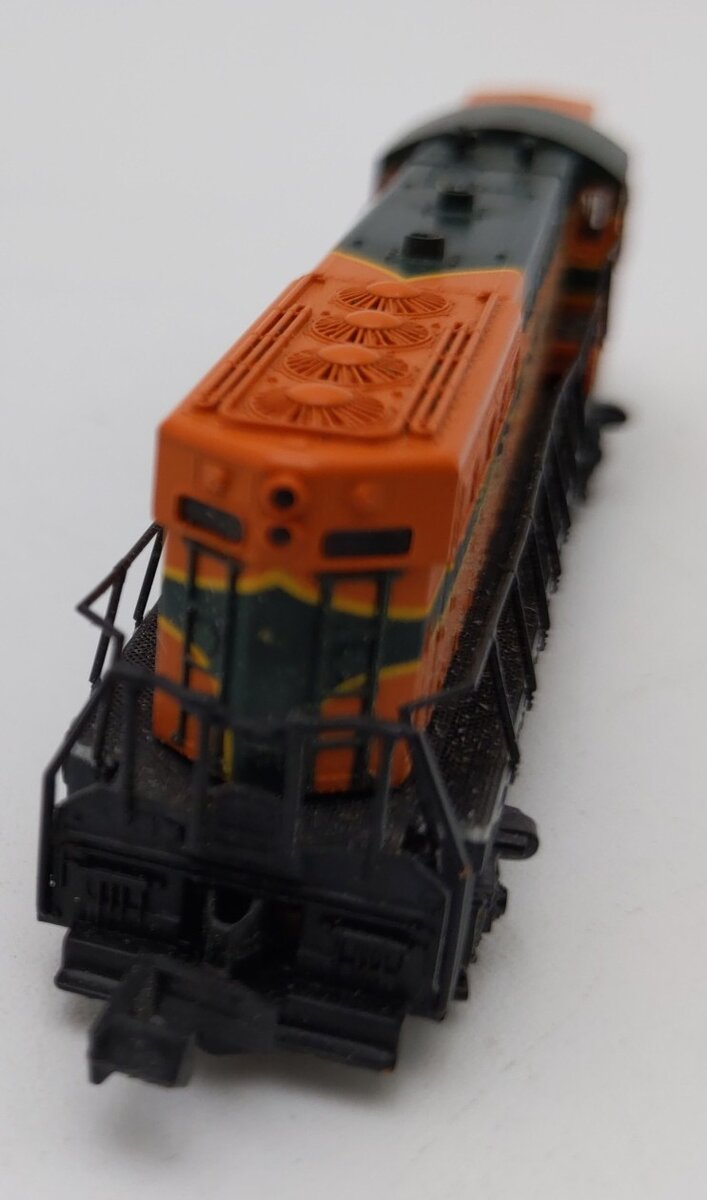 Life Like 7763 N Scale Great Northern SD7 Diesel Locomotive #566 VG