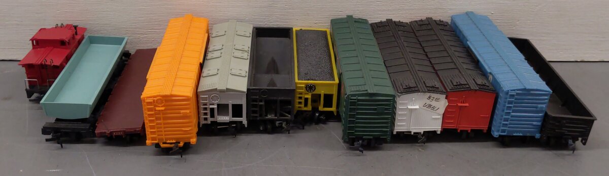Lionel, Revell, Mantua & Other HO Scale Freight Cars [12] VG