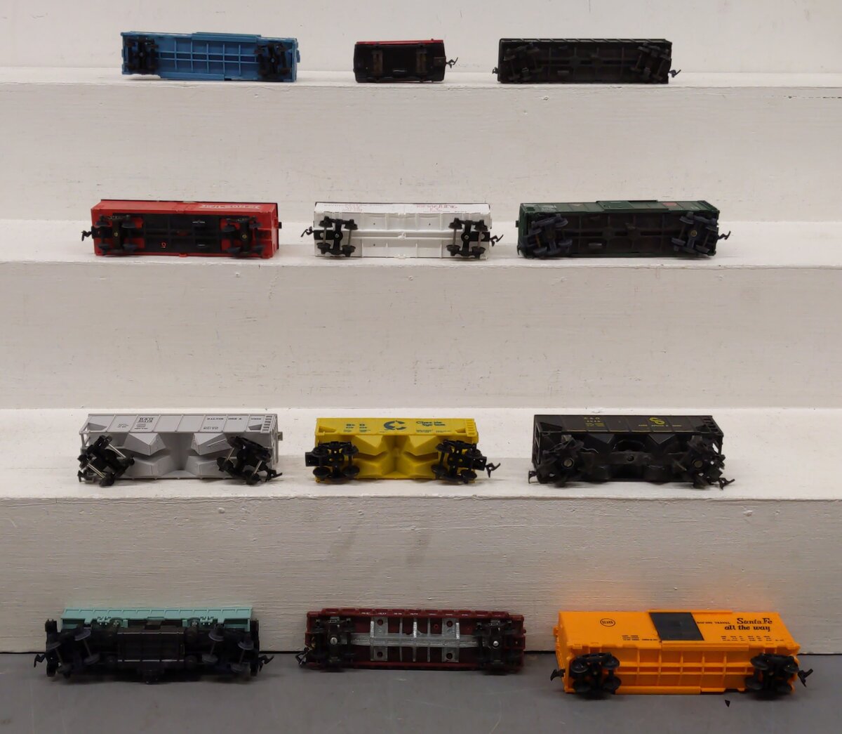 Lionel, Revell, Mantua & Other HO Scale Freight Cars [12] VG