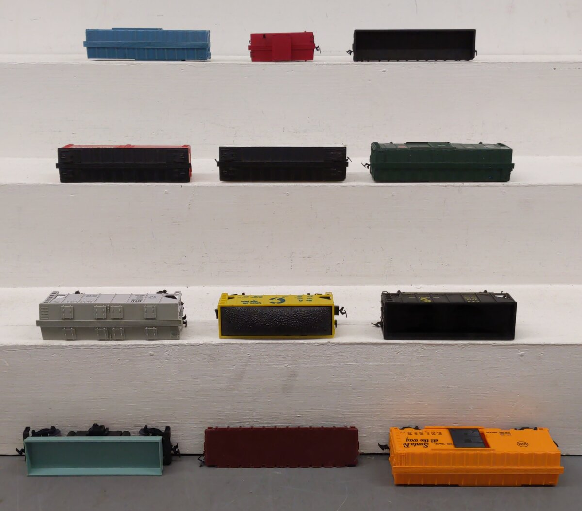 Lionel, Revell, Mantua & Other HO Scale Freight Cars [12] VG