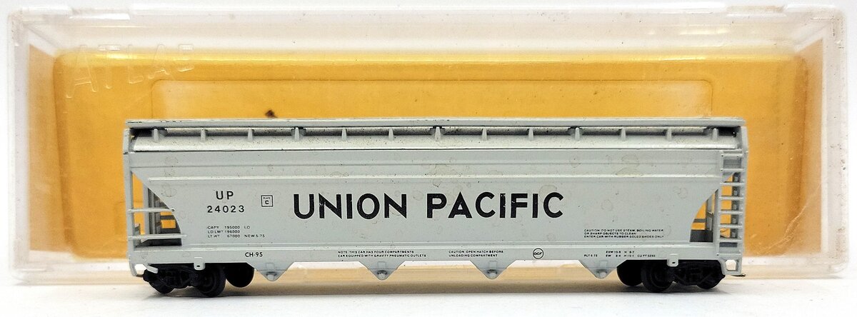 Atlas 3701 N Scale Union Pacific Centerflow Hopper Car #24023 LN/Box