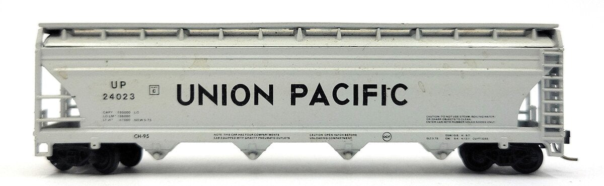 Atlas 3701 N Scale Union Pacific Centerflow Hopper Car #24023 LN/Box