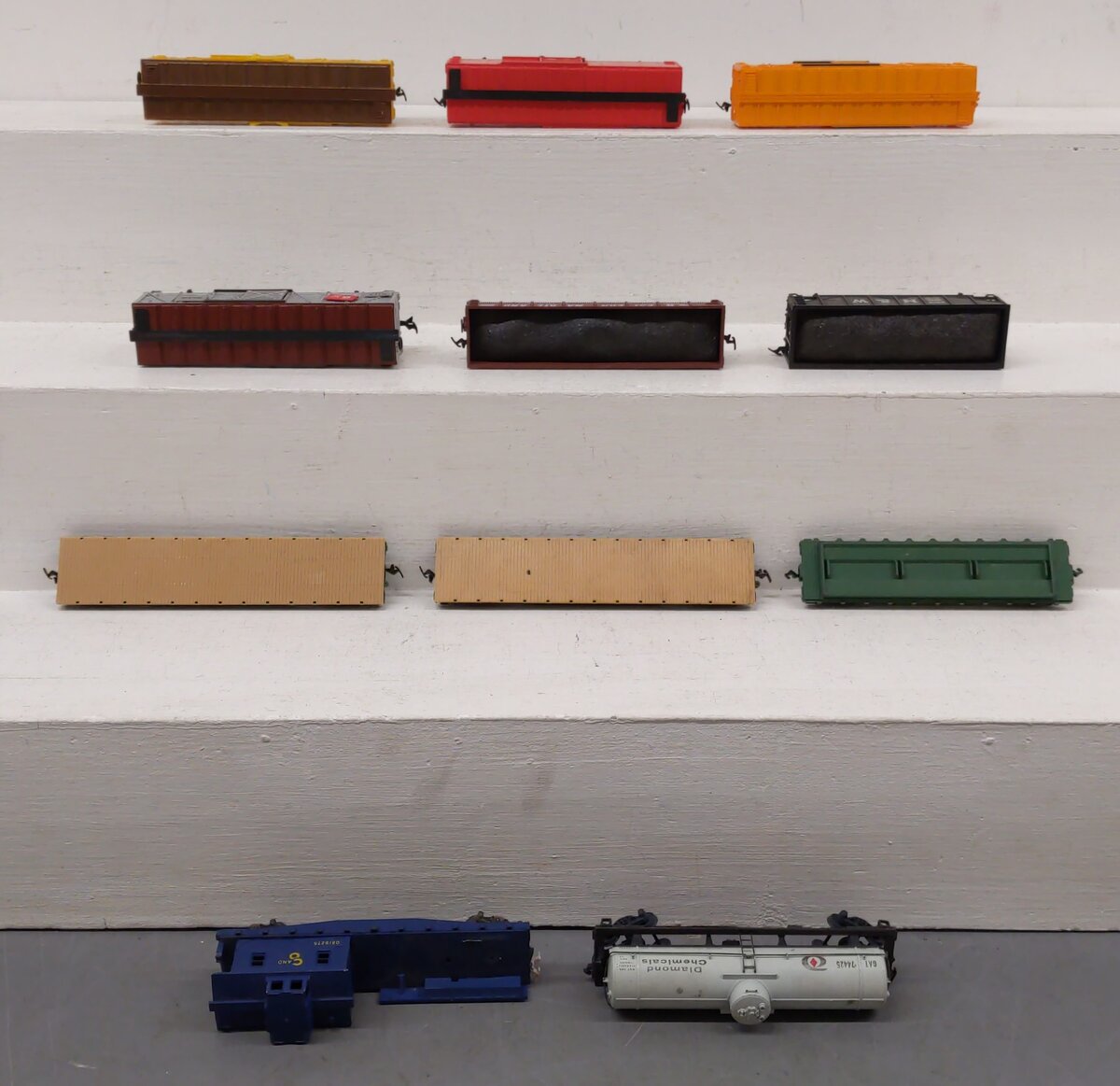 Lionel, AHM, Mantua & Other HO Scale Freight Cars [11] VG
