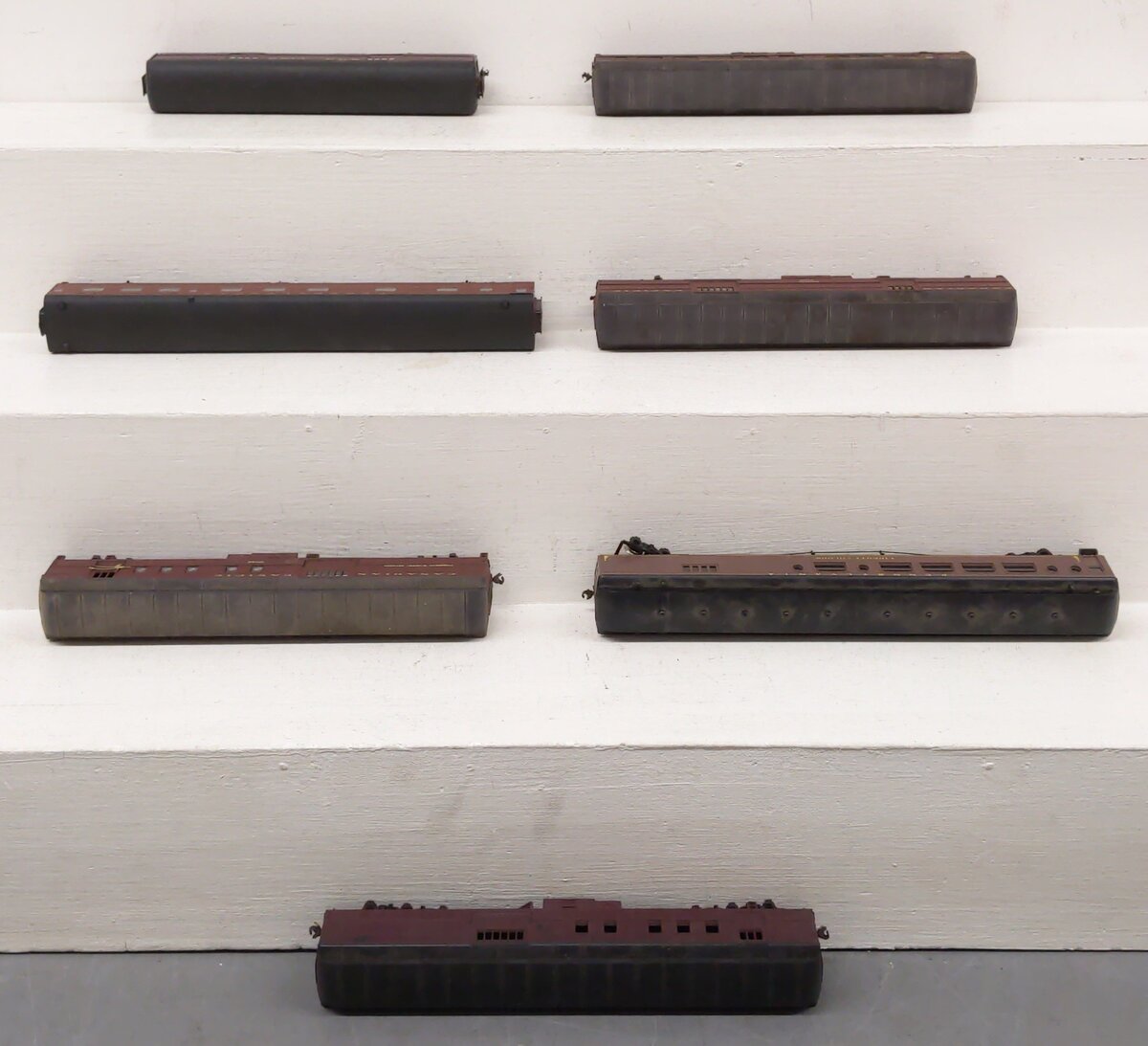Assorted HO Scale Passenger and Freight Cars [7] VG