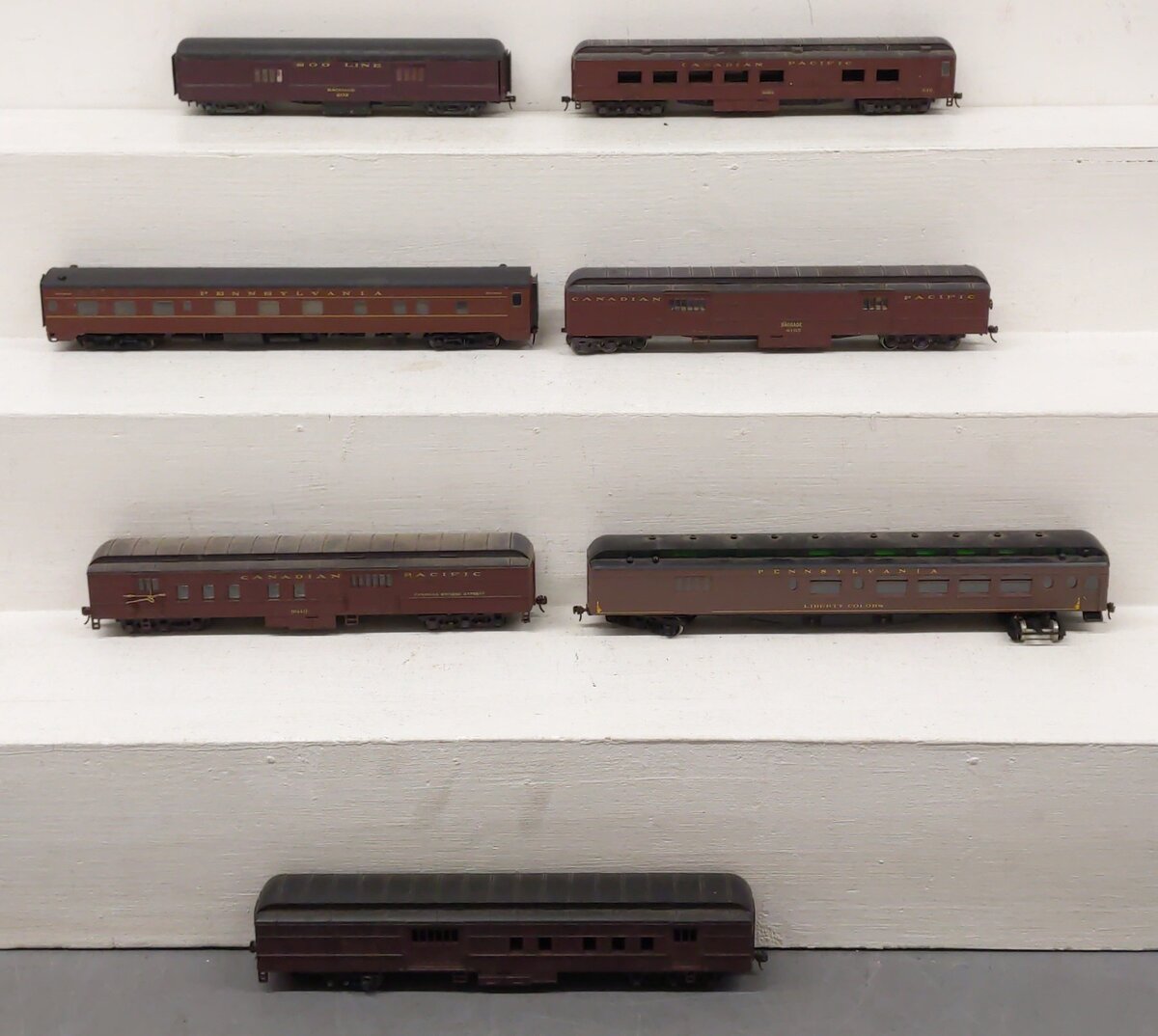 Assorted HO Scale Passenger and Freight Cars [7] VG