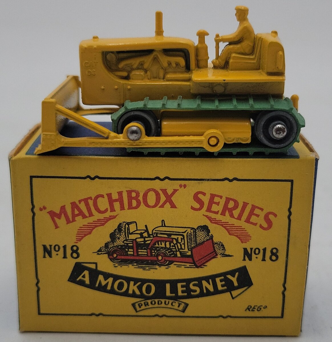 Matchbox No. 18 Vintage CAT D8 Tractor Moko Lesney w/ Box EX