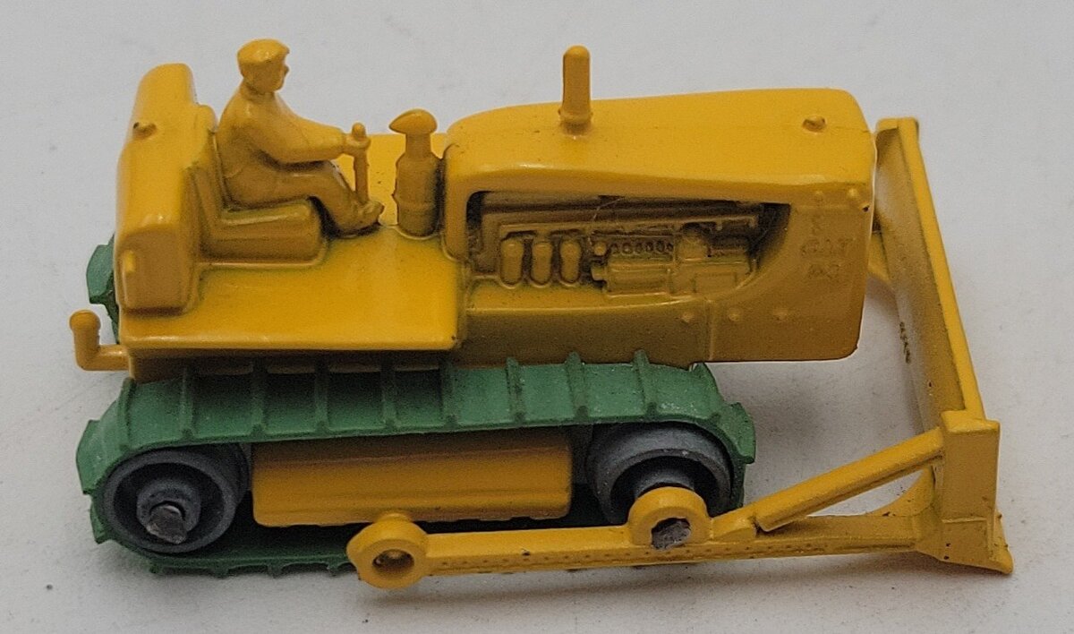 Matchbox No. 18 Vintage CAT D8 Tractor Moko Lesney w/ Box EX