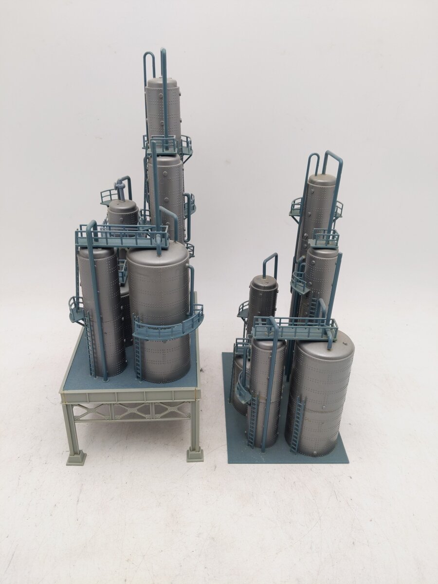 Vollmer 5525 HO Assorted Oil Refinery Buildings [2] EX
