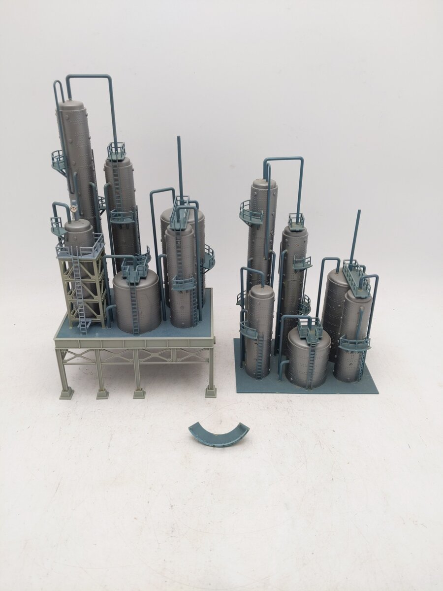 Vollmer 5525 HO Assorted Oil Refinery Buildings [2] EX