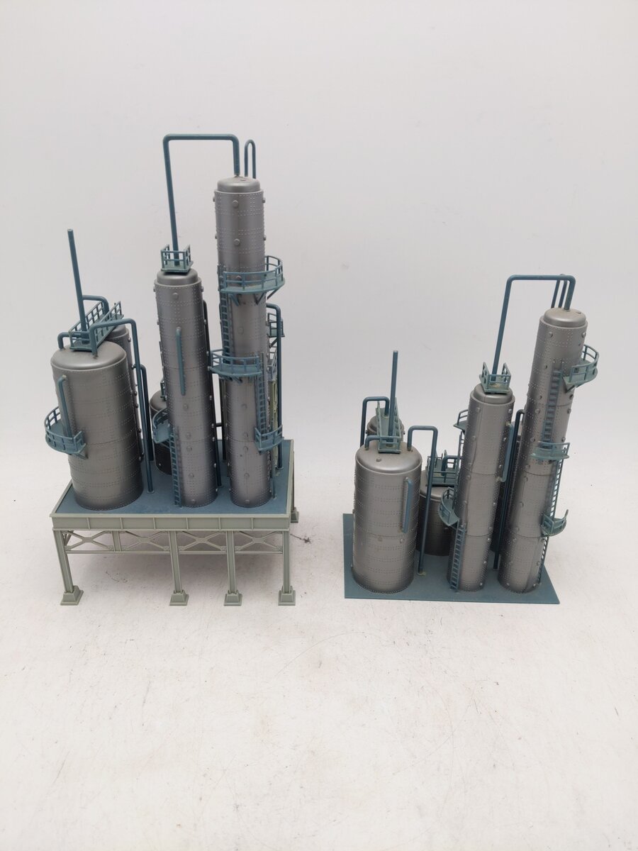 Vollmer 5525 HO Assorted Oil Refinery Buildings [2] EX