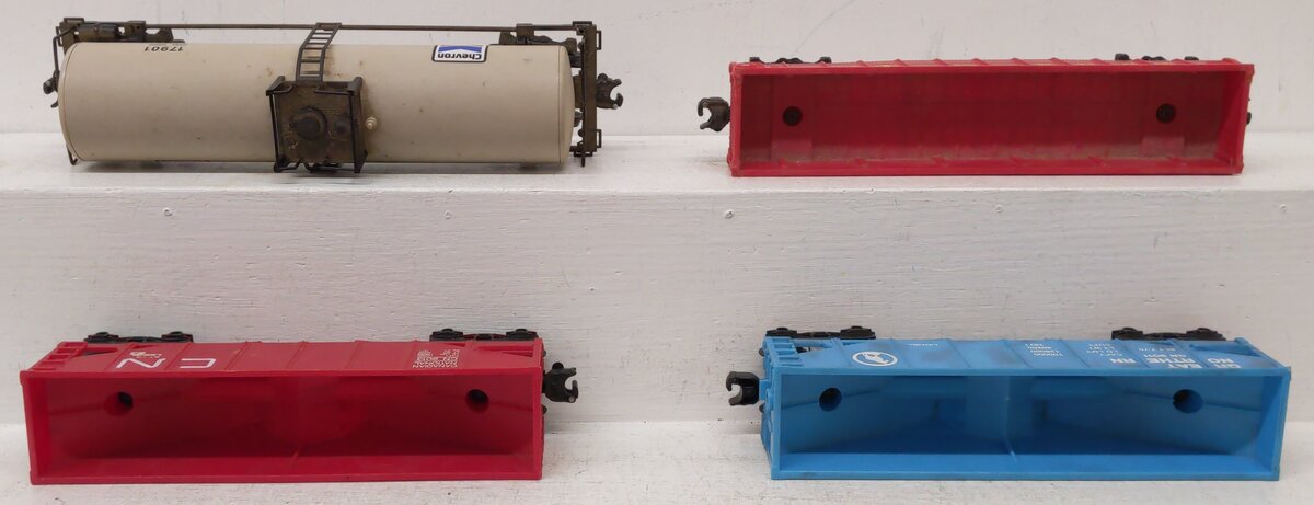 Lionel O Gauge Assorted Freight Cars: 9011, 6272, 9013, & 17901 [4] VG