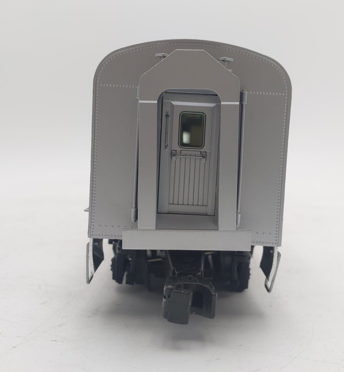 Lionel O-Gauge Pennsylvania 85' Coach with Lighted Interior #1572 EX