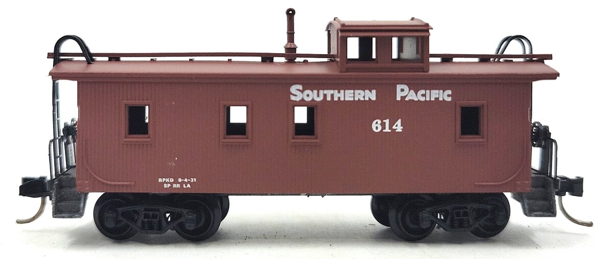 Micro-Trains 05100150 N Southern Pacific 34' Wood Sheathed Caboose #614 LN/Box