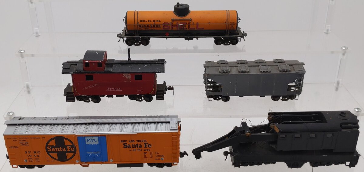 HO Scale Assorted Freight Cars [5]