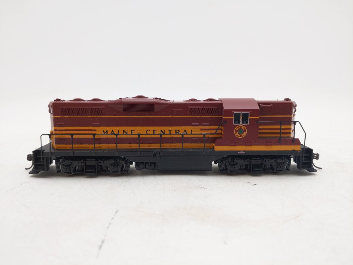 Atlas 8413 HO Scale Maine Central EMD GP-7 Diesel Locomotive EX/Box
