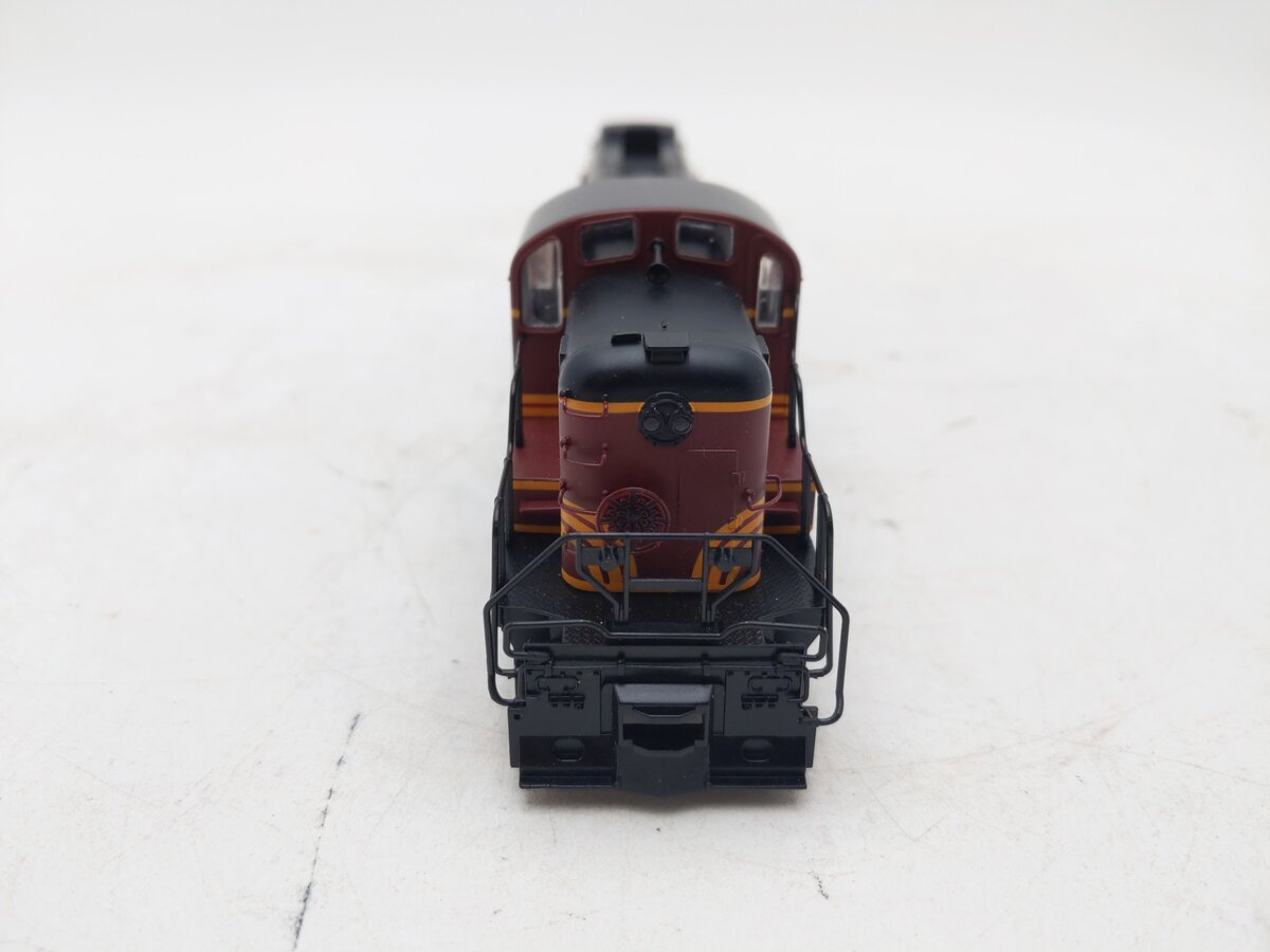 Atlas 8469 HO Scale Boston and Maine Alco RS-3 Locomotive EX/Box