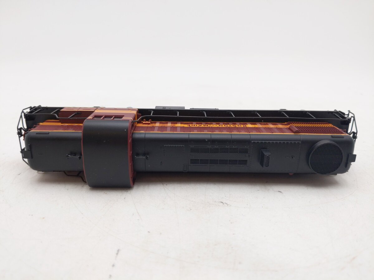 Atlas 8469 HO Scale Boston and Maine Alco RS-3 Locomotive EX/Box