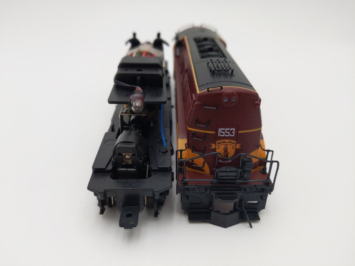 Proto 2000 8354 HO Boston And Maine Diesel Locomotive #1553 EX/Box