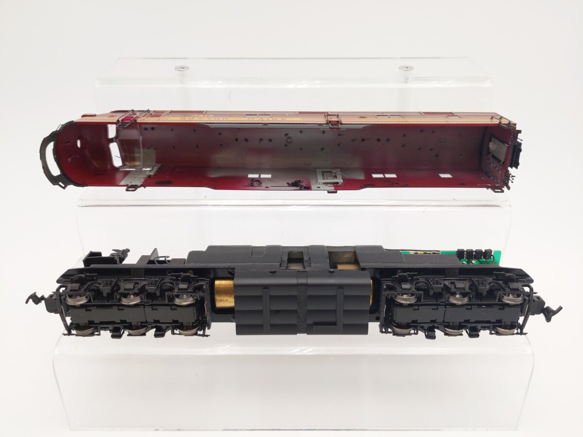 Proto 2000 21057 HO Scale Boston & Maine E7 Diesel Locomotive #3813 EX/Box