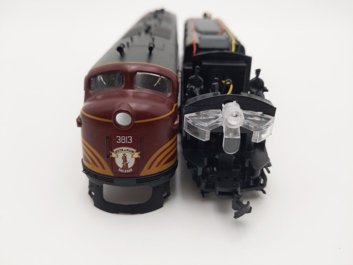 Proto 2000 21057 HO Scale Boston & Maine E7 Diesel Locomotive #3813 EX/Box