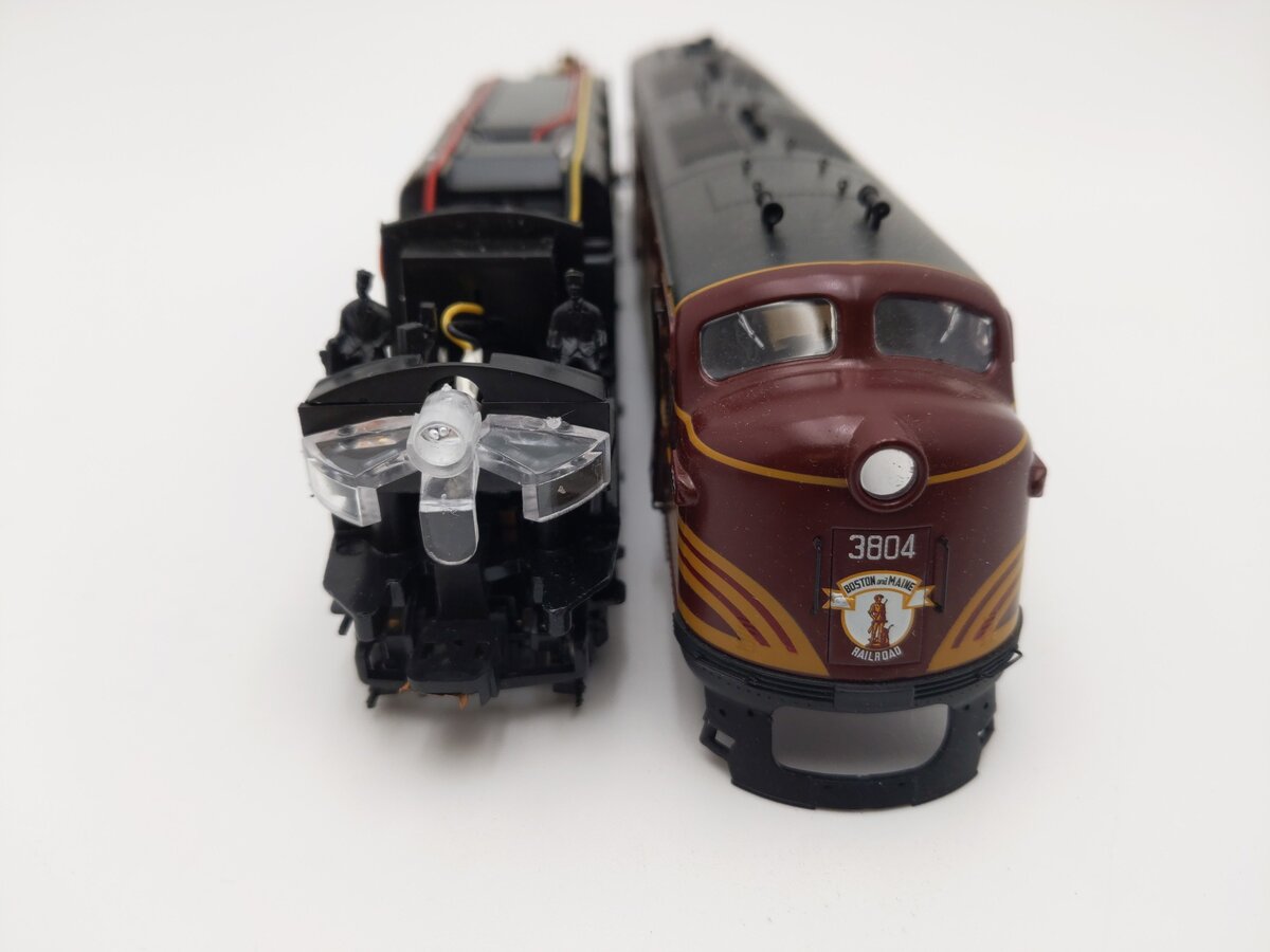Proto 2000 21056 HO Scale Boston Maine (A unit) E7 Diesel Locomotive #3804 EX/Box