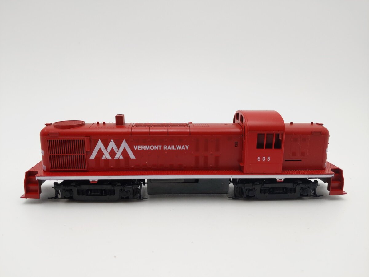 Roundhouse 2397 HO Vermont Railway RS-3 Diesel Locomotive #605 EX/Box