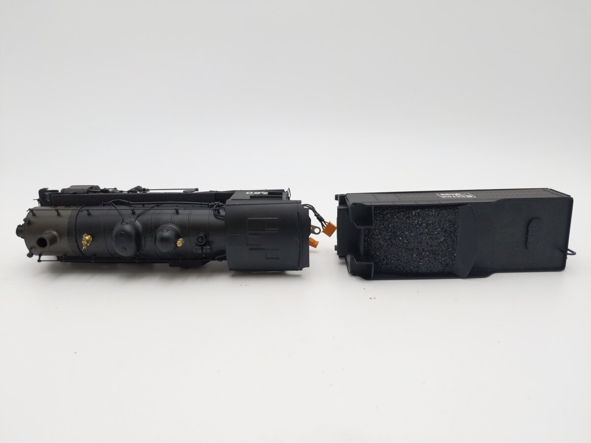 Bachmann 11416 HO Boston & Maine 2-8-0 Steam Locomotive #2362 EX/Box