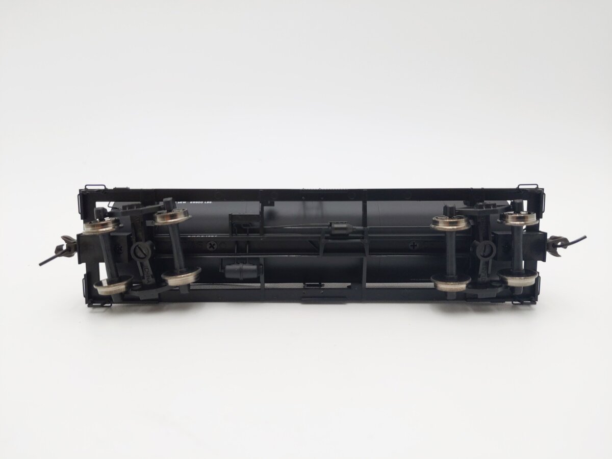 Atlas 1064-2 HO Scale Pyrofax Bottled Gas 11,000 Gallon Tank Car #1367 EX/Box