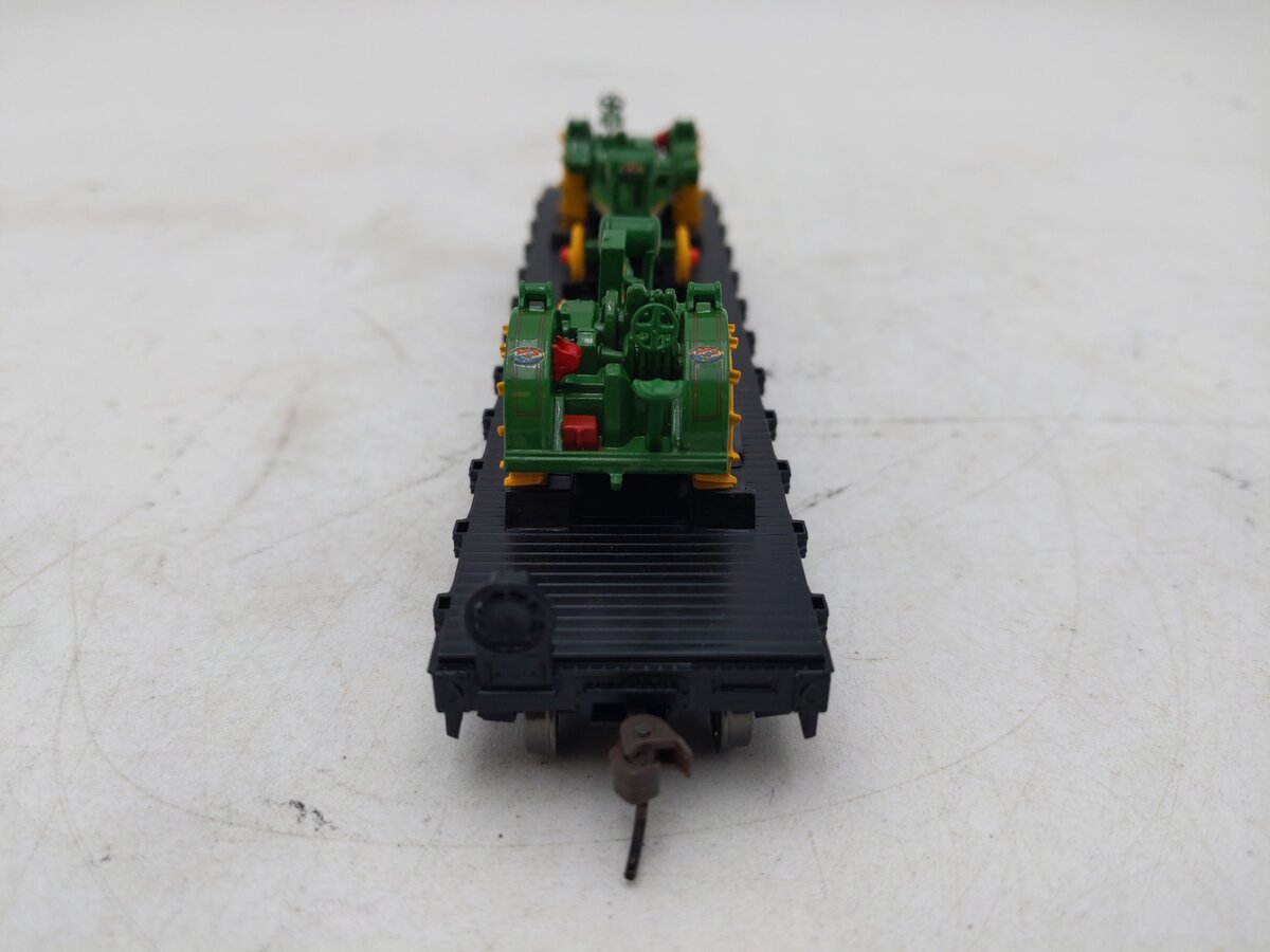 Athearn 8156 HO Gauge John Deere 40' Flat Car w/ Waterloo Boy Tractors EX/Box