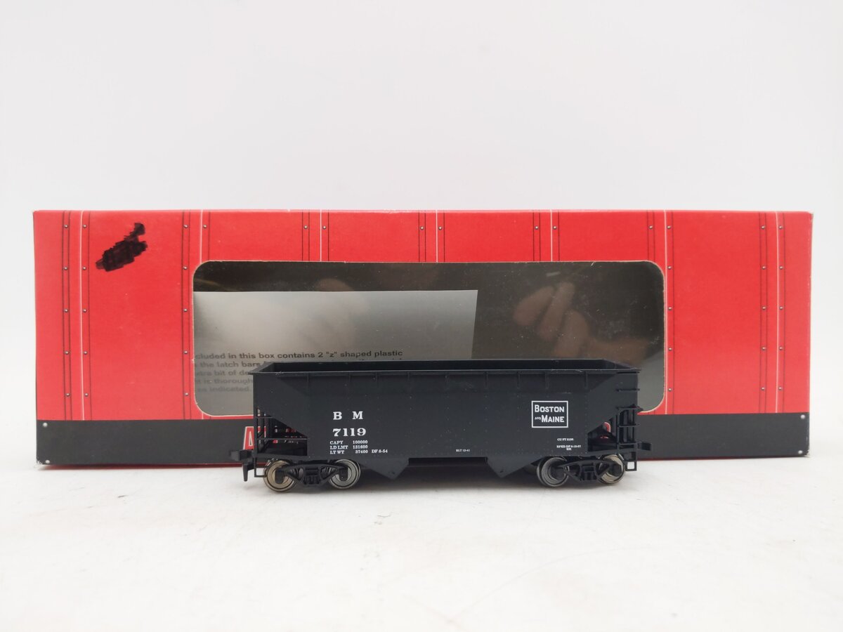 Atlas 1862 HO Scale B&M 2 Bay Offset Side Hopper #7119 EX/Box
